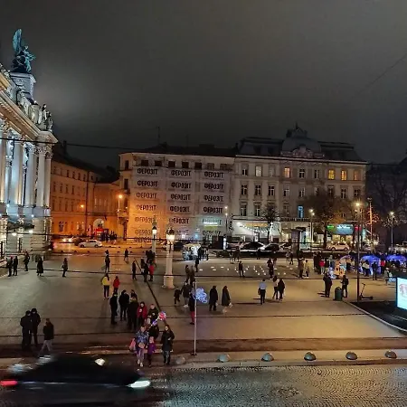 Apartment In The Centre Of Lviv Exterior photo