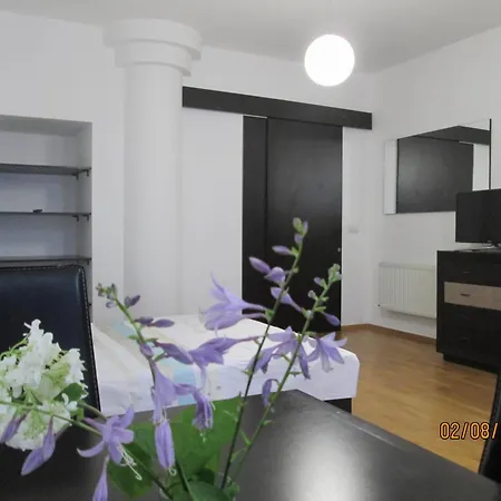 Apartment In The Centre Of Lviv Exterior photo