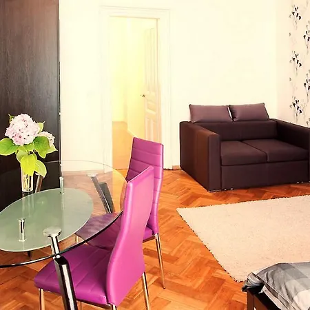 Apartment In The Centre Of Lviv Exterior photo