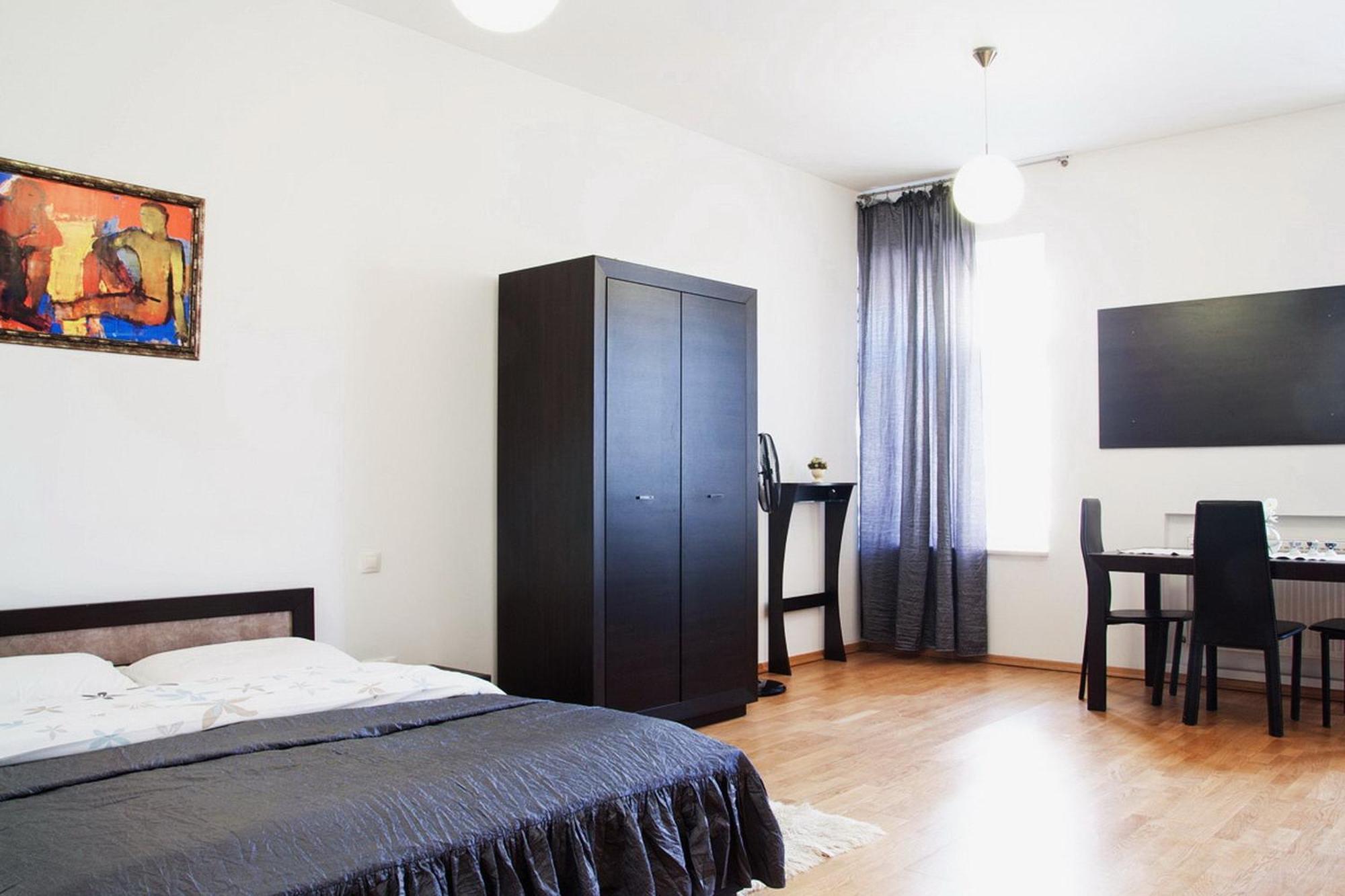In The Centre Of Apartment *