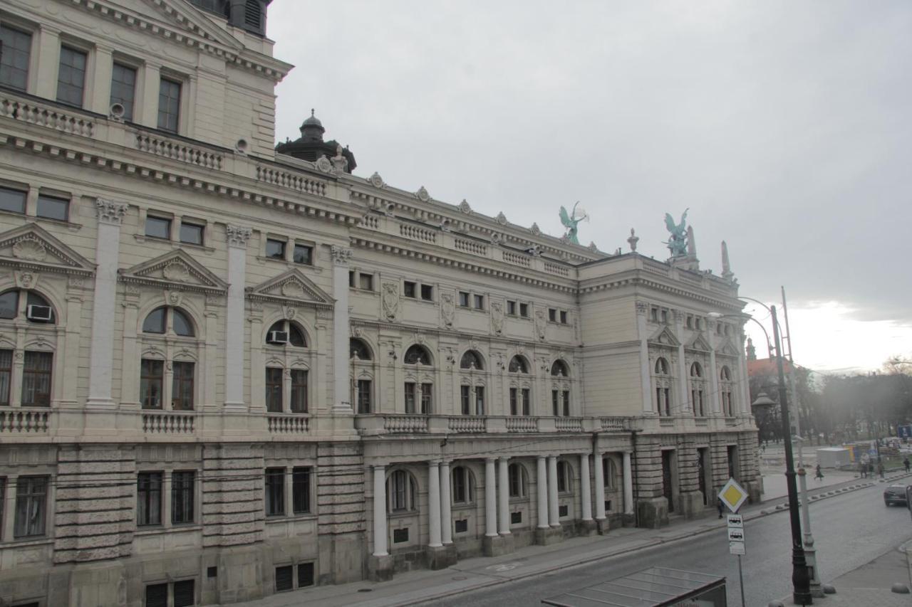 Apartment In The Centre Of *